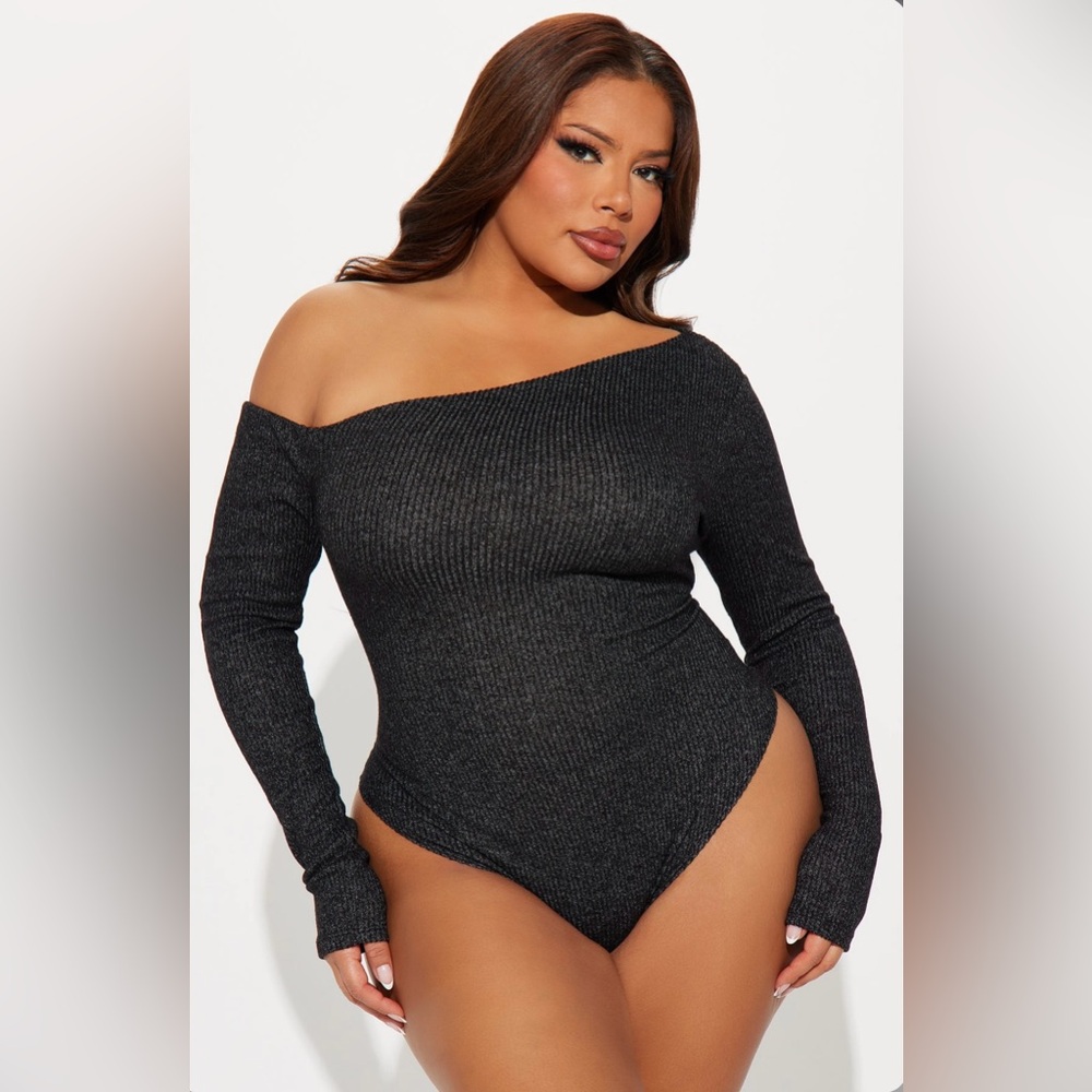 Naomi Ribbed Off-Shoulder Bodysuit